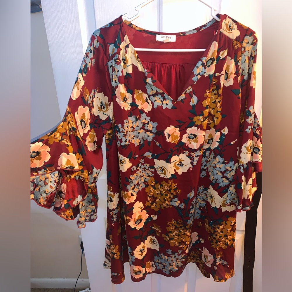 Umgee floral dress never worn